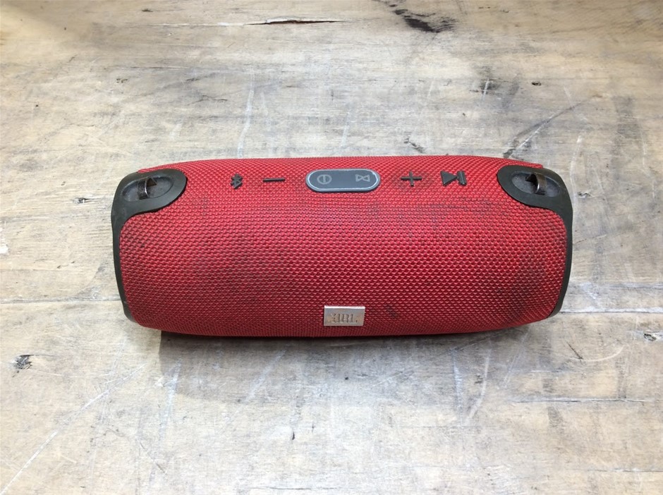 JBL Xtreme Portable Bluetooth Speaker (Red)