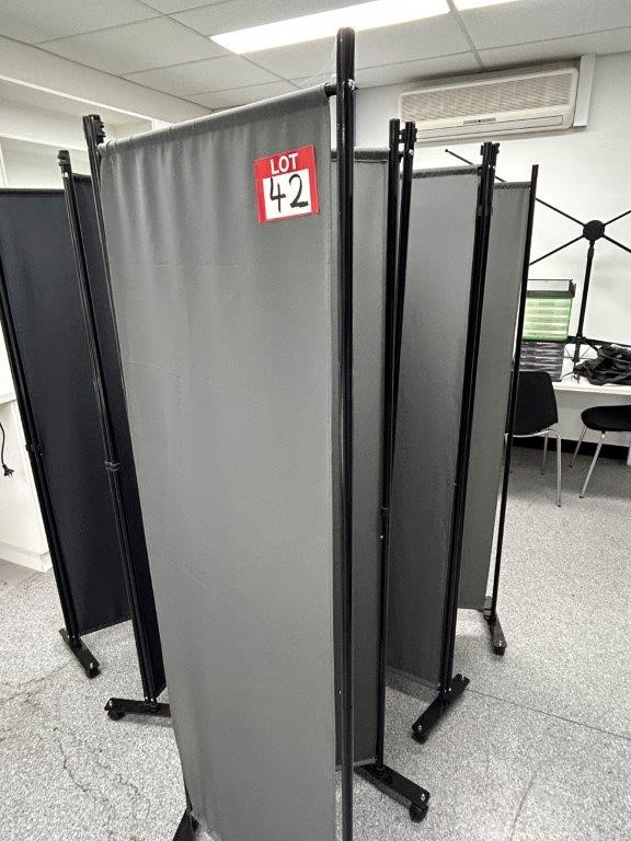 2 x Lightweight Folding Privacy Screens with Metal Frames & Castor Wheels