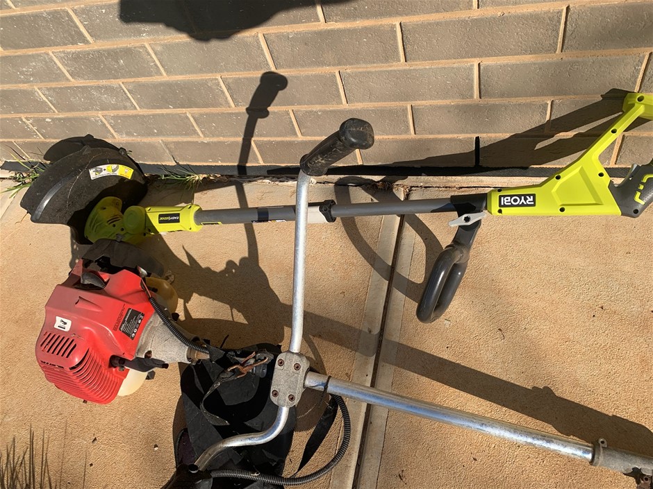 Lot of garden items Hyundai lawn mower, whipper snipper saw parts etc