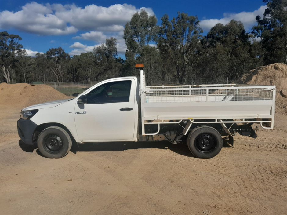 Toyota Hilux 4X2 WORKMATE TGN121R Automatic Cab Chassis (EX-GOV)