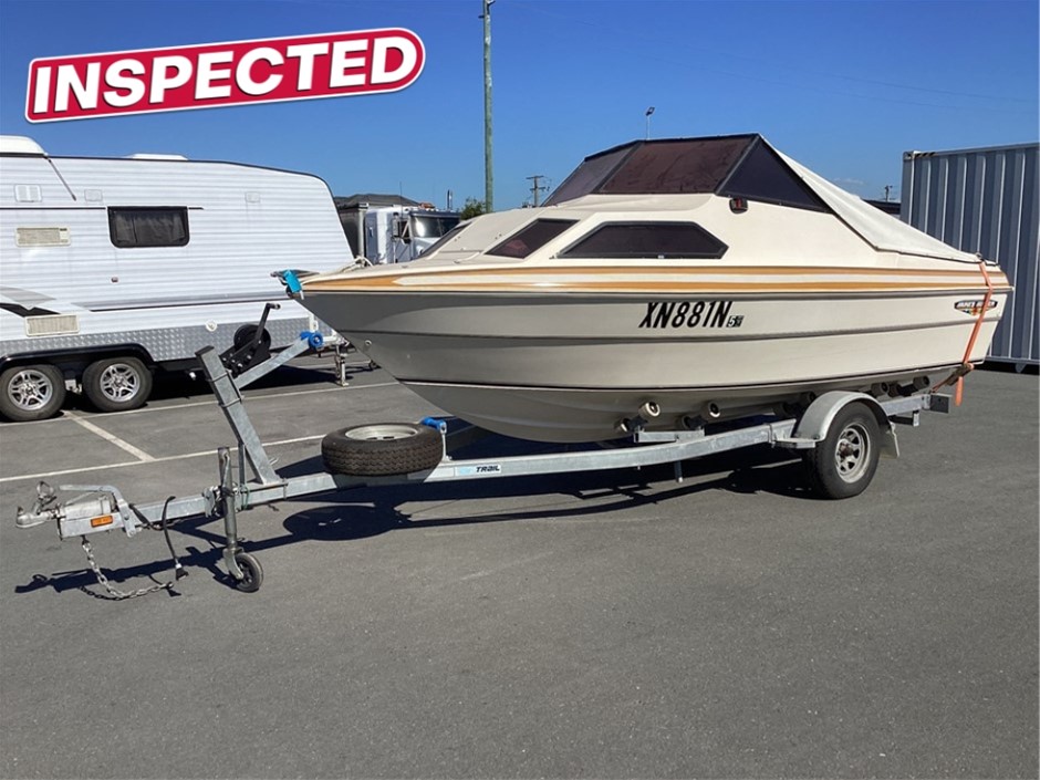 Haines Hunter 520SLC Power Boat