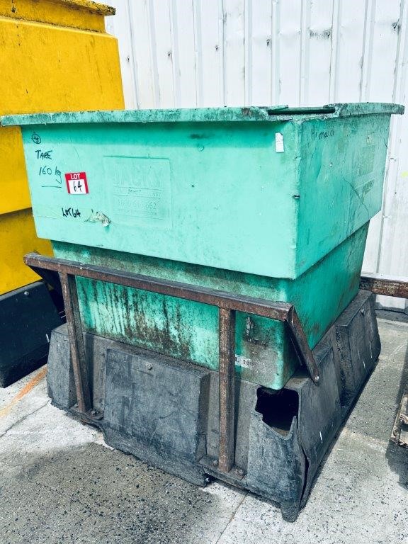 JACKY PVC hopper tub (in green-damaged corner)