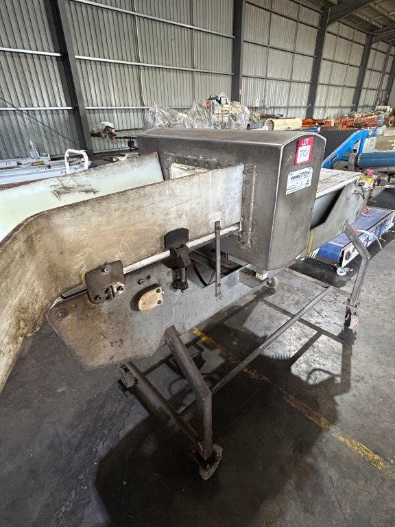 SAFELINE Metal Detector