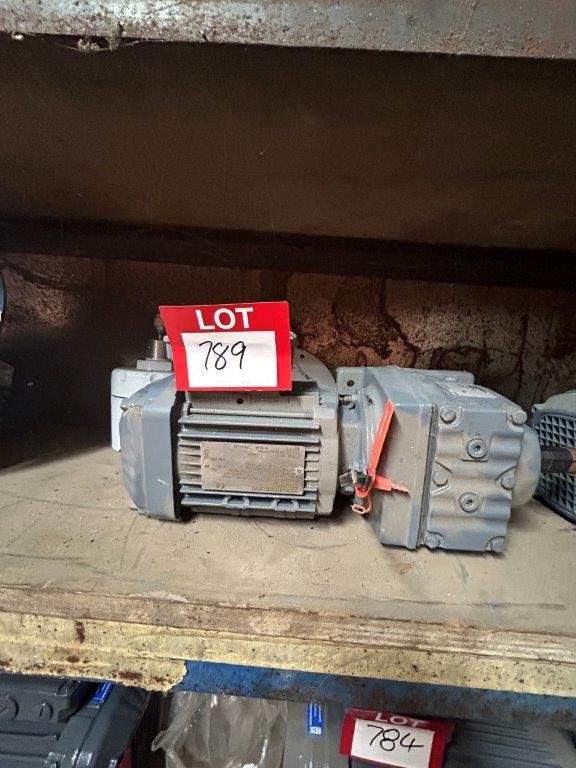 SEW EURODRIVE Electric Motor R37 DRN71M4 with Pump Unit