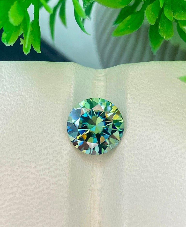 2.55 CT Sparkling Moissanite