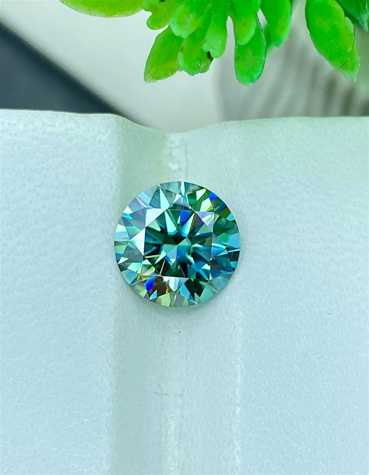 2.55 CT Sparkling Moissanite