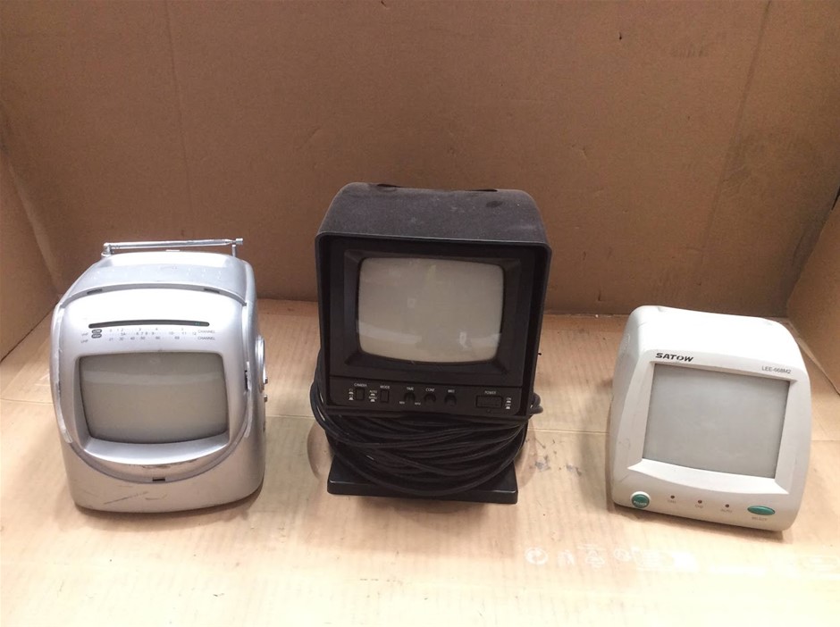 GAF BWTV5 / Guide Gear GLJ-2111 / Satow Portable CRT TV Monitors (Lot of 3)