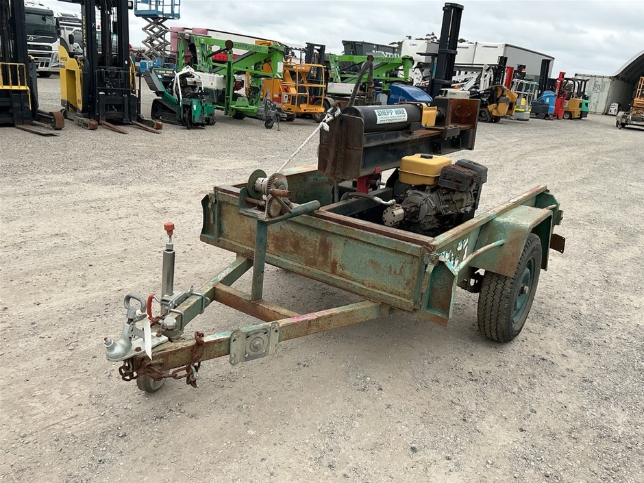 <p>Hydraulic Trailer Mounted Log Splitter </p>