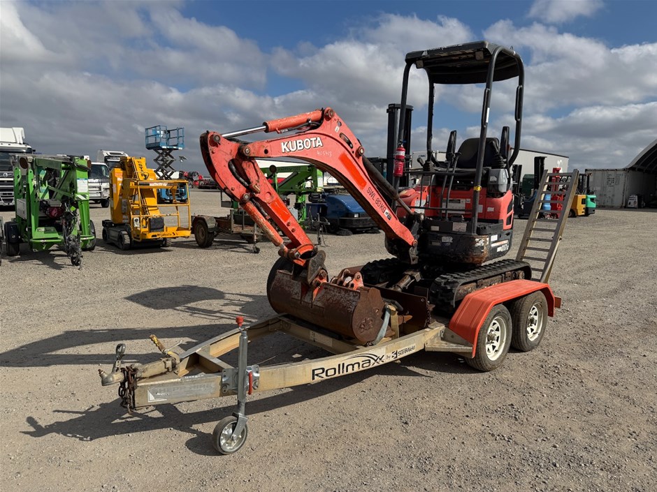 Kubota U17 Hydraulic Excavator with trailer package