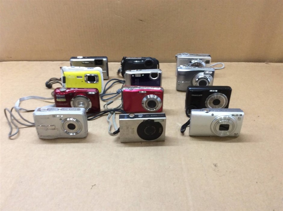 Nikon / Pentax / Canon Mix Model Compact Digital Camera (Lot of 12)