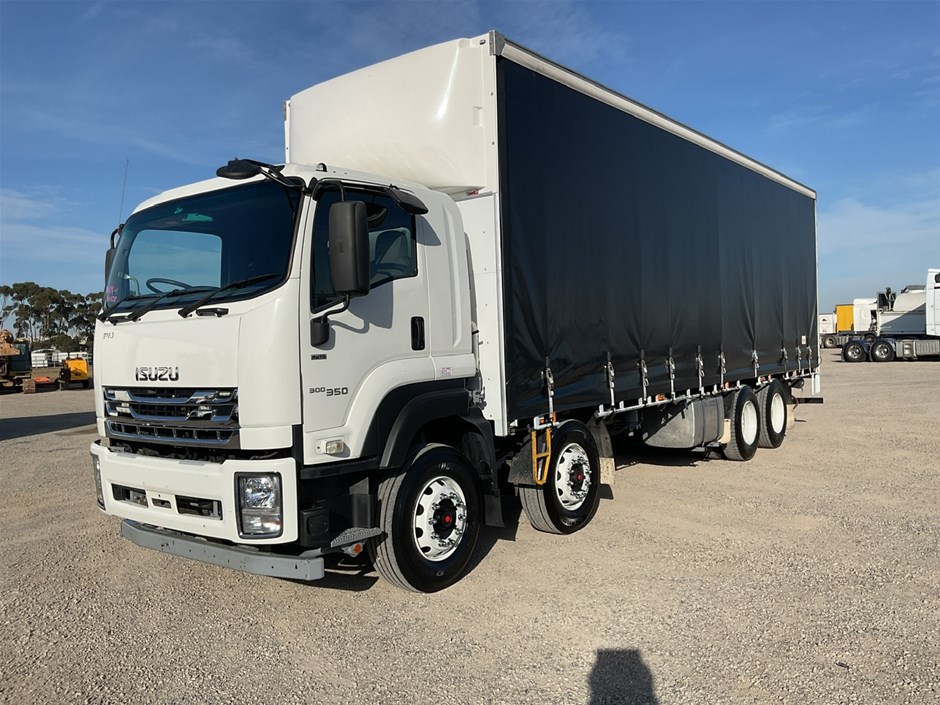 <p>2021 Isuzu  FYJ 8 x 4 Curtainsider Rigid Truck</p>