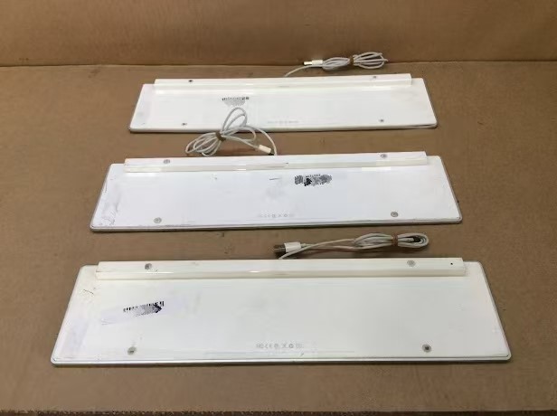 APPLE A1243 Full-size aluminum Keyboard (Lot of 3)