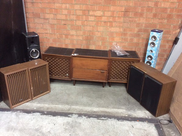 Lexibook Bluetooth Sound & Speaker System/Console Record Player Cabinet