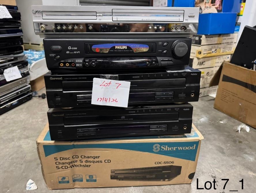 END OF LEASE SALE: mixed lot of DVD VCR's, VCR's and CD Players