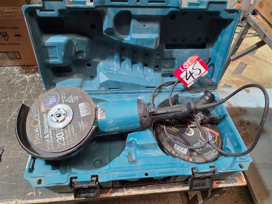 MAKITA GA9060 Electric Grinder