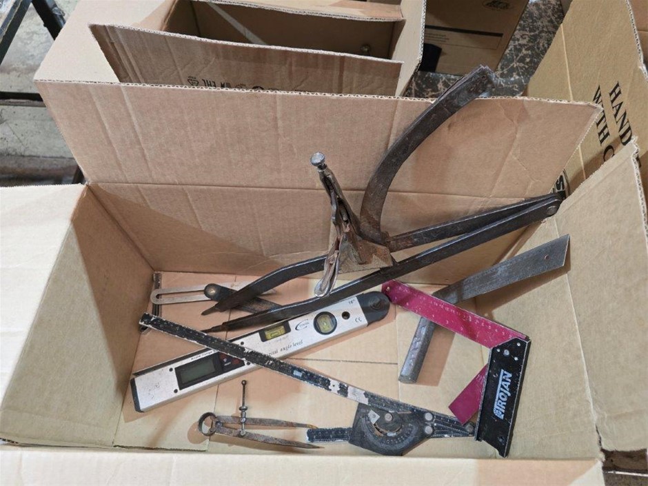 Quantity of Measuring Tools to box