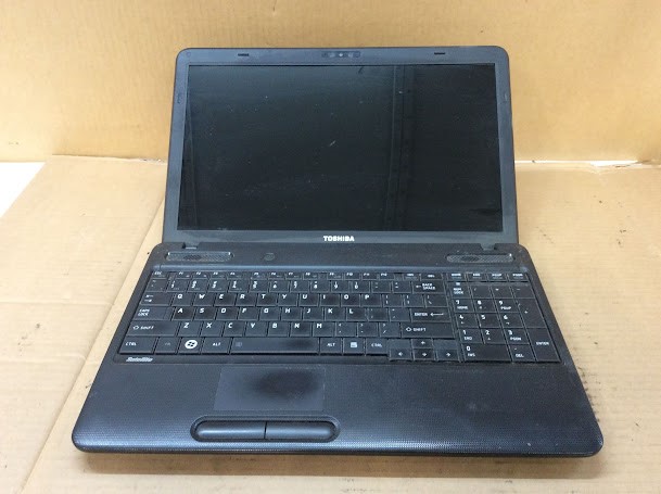 TOSHIBA Satellite C665 Laptop i3-2330M 4GBRAM/500GB Black