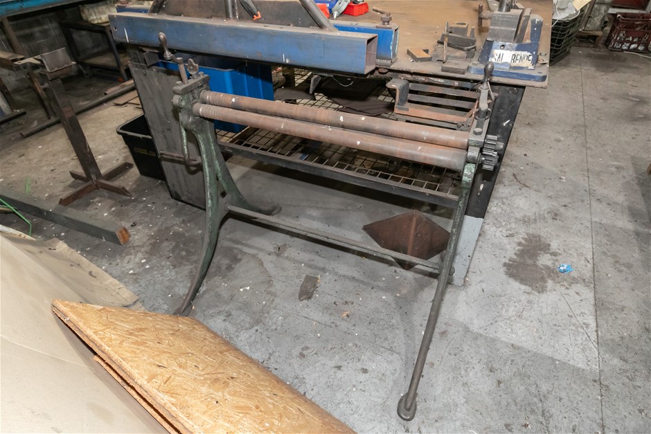 Manual Sheet Metal Roller