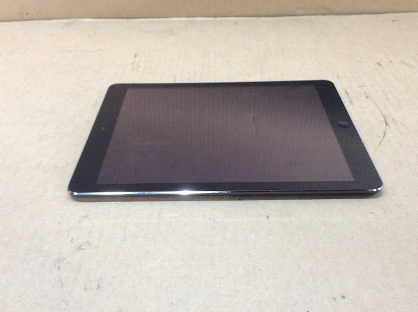 APPLE IPAD AIR 1ST GEN A1474 A7 Tablet 16GB