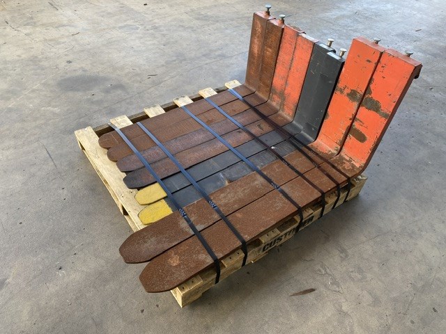 <p>Assorted Sets of Forklift Tynes x4</p>