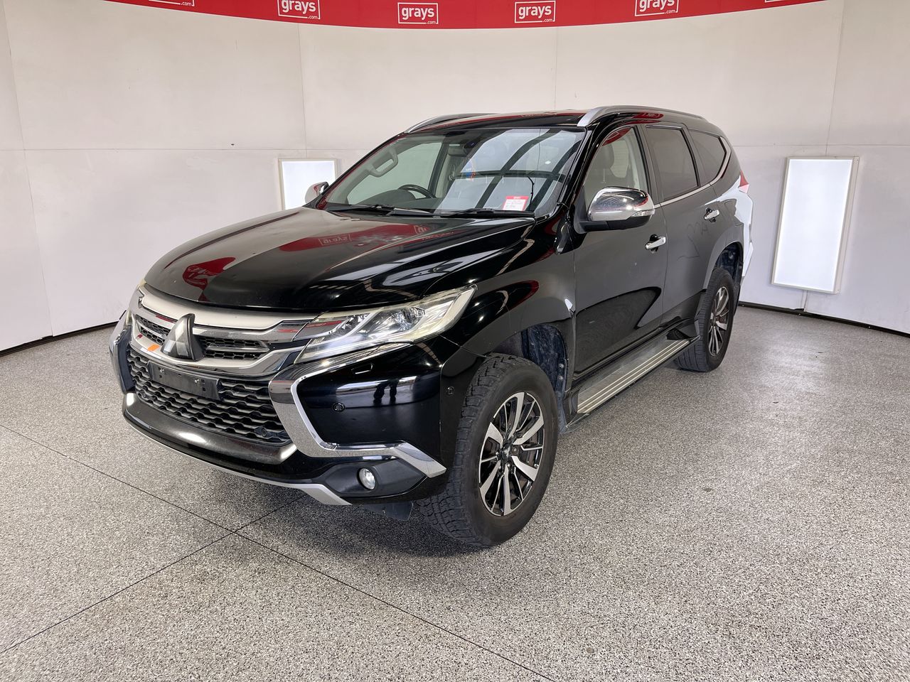 2017 Mitsubishi PAJERO SPORT Exceed QE TD Auto - 8 Speed 7 Seats Wagon