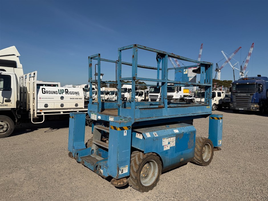 <p>2006 Genie GS2668 Scissor Lift</p>