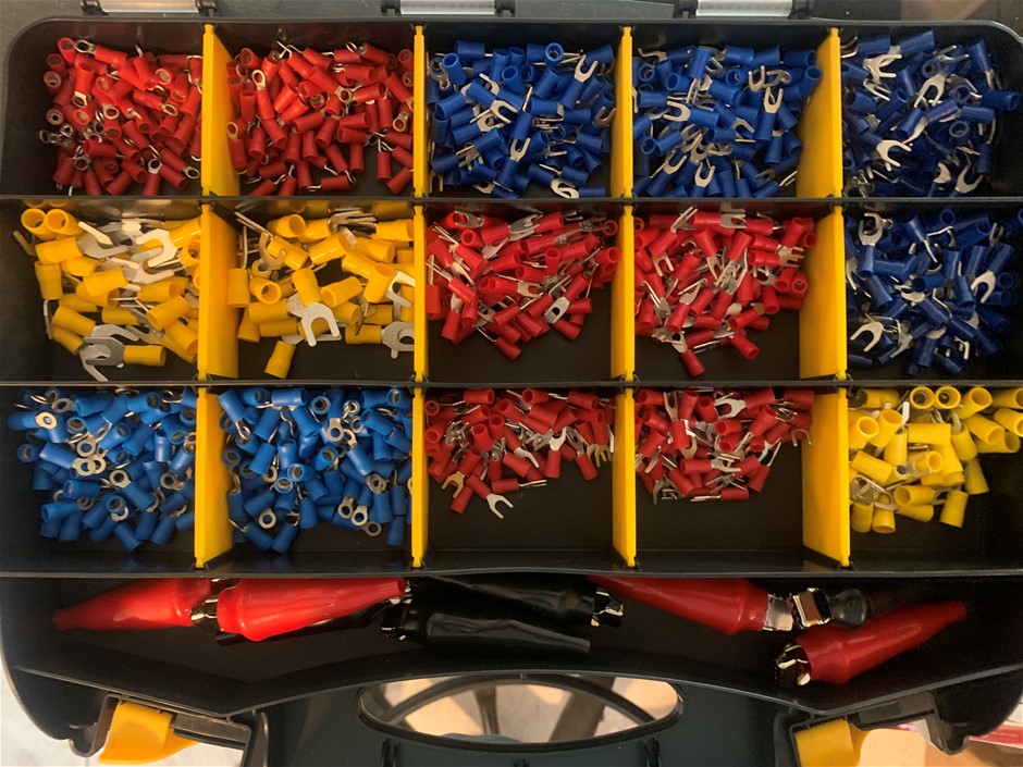 New Medium Double Sided Carry Case With Electrical Connectors