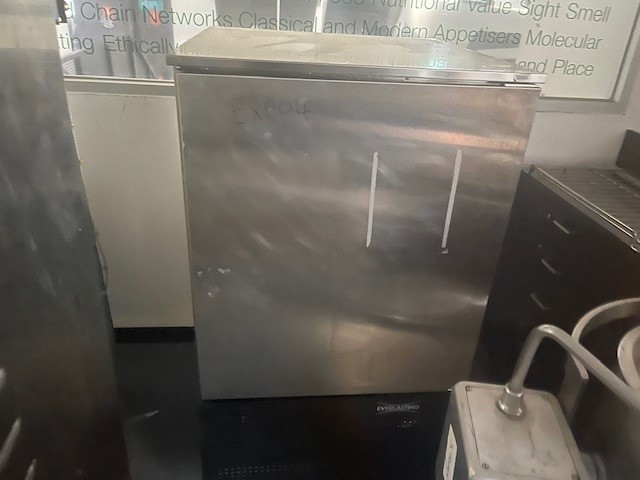 Everlasting Refrigerated Cabinet