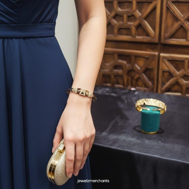 18K/ITALY Yellow Gold Filled bangle -(stamped 18K/ITALY)-Bonus Gift