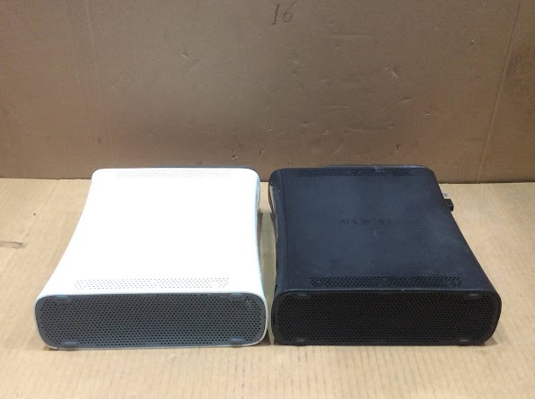 Microsoft Xbox 360 Mixed Model Consoles (Lot of 2)