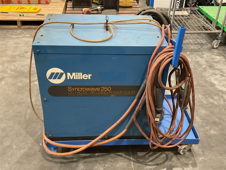 Miller - Syncrowave 250 AC/DC Welder