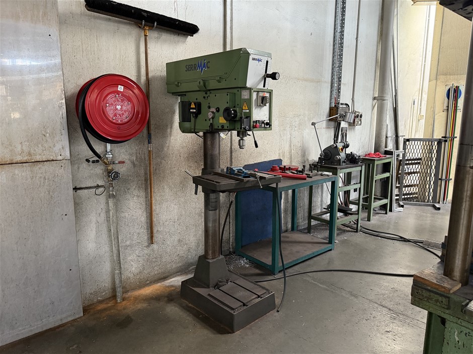 1997 Serrmaic TCO 32 Vertical Drilling Machine