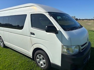 Toyota Hiace Bus FWD Automatic Bus