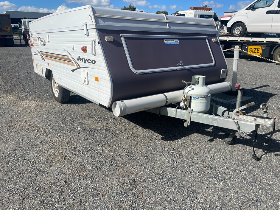 <p>2005 Jayco Dove Camper Trailer</p>