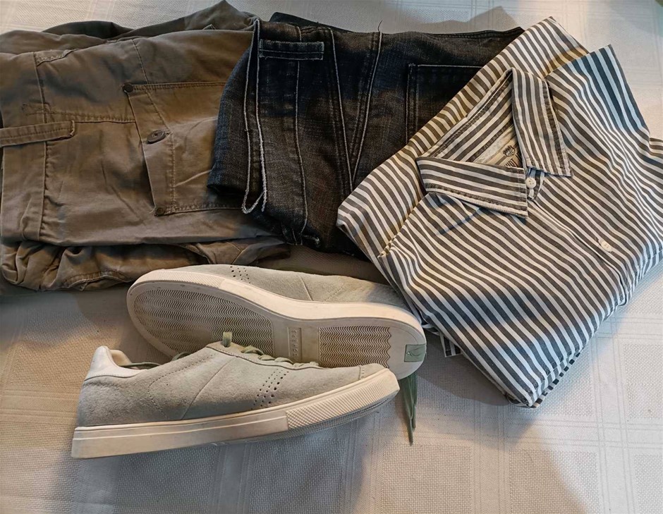 Sketcher Suede 10 Minor Use and Men's Clothing 36 ' M . Used