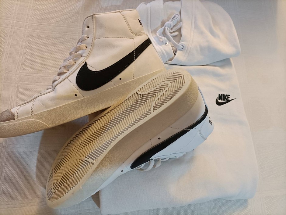 Nike High cut 28.5 Cm Minor use and Nike Hoody M Used. Used