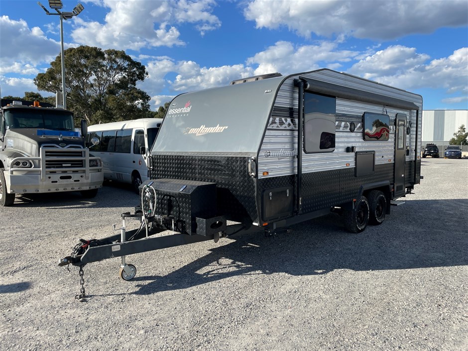 <p>2022 Essential Outlander Caravan</p>