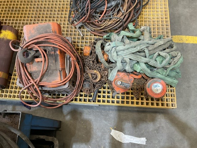 <p>2 Chain Blocks, Chain Lever Block, Chain Hoist, Slings and Chain</p>