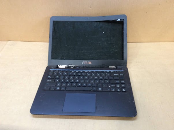 ASUS E402SA-WX016T Laptop N3050 2GBRAM/32GB Black