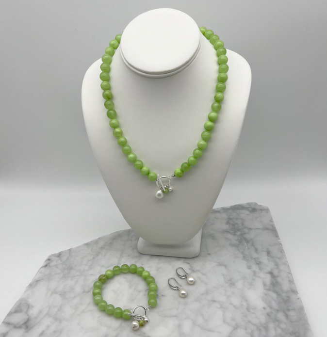 10mm Green Flower Jade 'O' Toggle Gemstone Jewellery Set