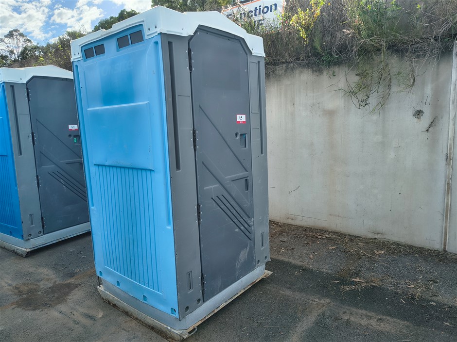 Portable Toilet - Fresh Water Flush - Forest Lake