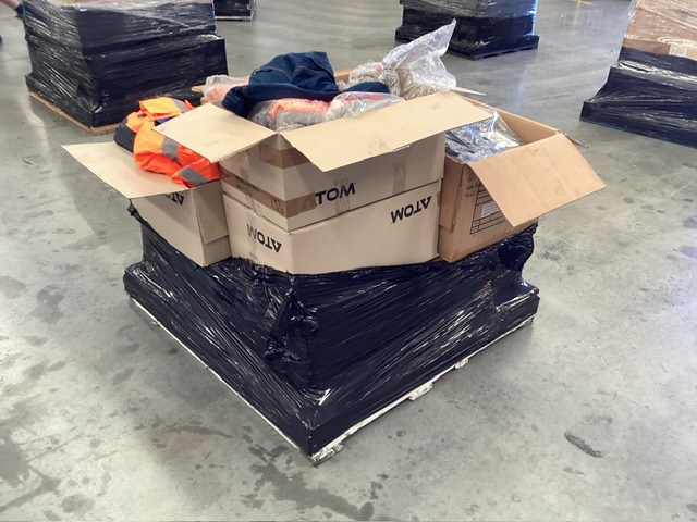 <p>Pallet Containing Assorted Work Wear </p>