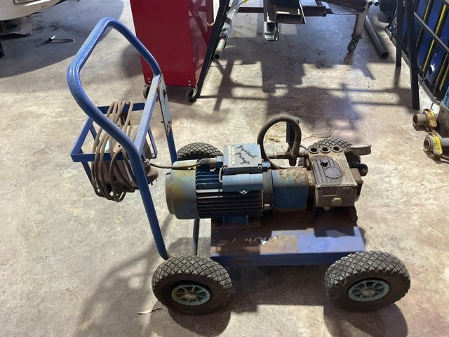 <p>Mobile Pressure Pump</p>