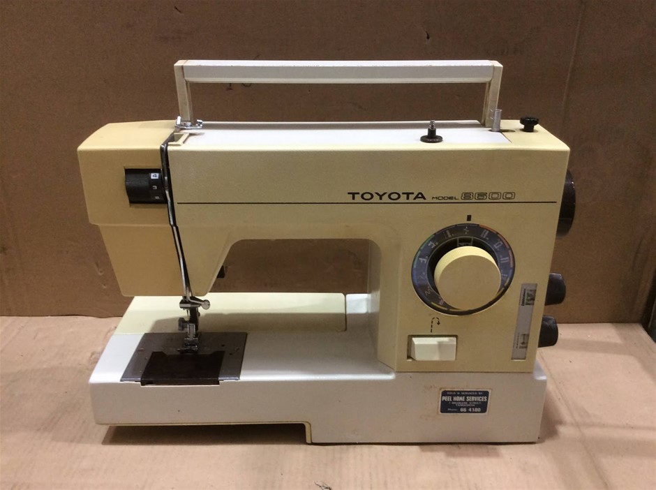 Toyota 8600 Sewing Machine