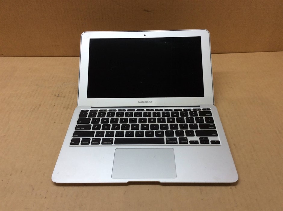 APPLE MACBOOK AIR(A1465)(EMC2924) Laptop I5-5250U 4GBRAM 128GB Silver