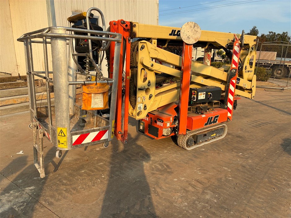 <B>2021 JLG X17J Plus Compact Crawler Spider Lift</B>