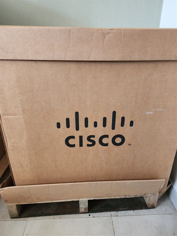 Cisco WS-C6509-E   9-slot Modular Switch Chassis