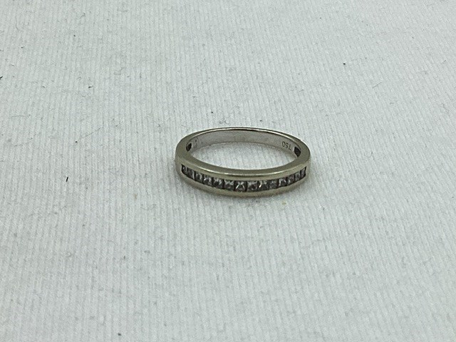 1 x Stamped 18ct White Gold, 14 Diamond Set Band Ring