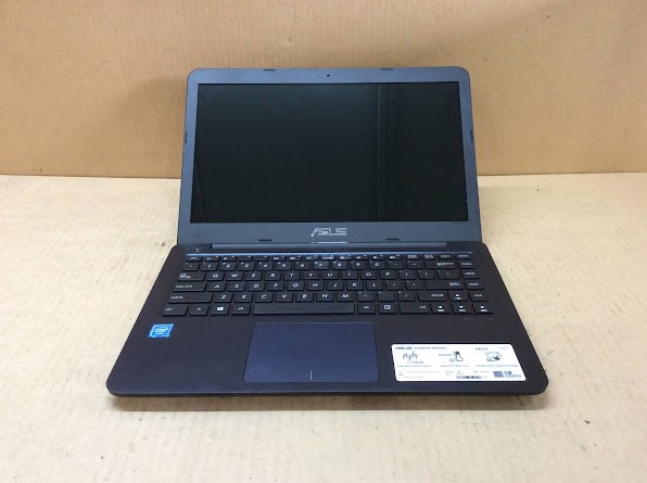 ASUS E402S Laptop Celeron®N3050 2GBRAM/32GB Black