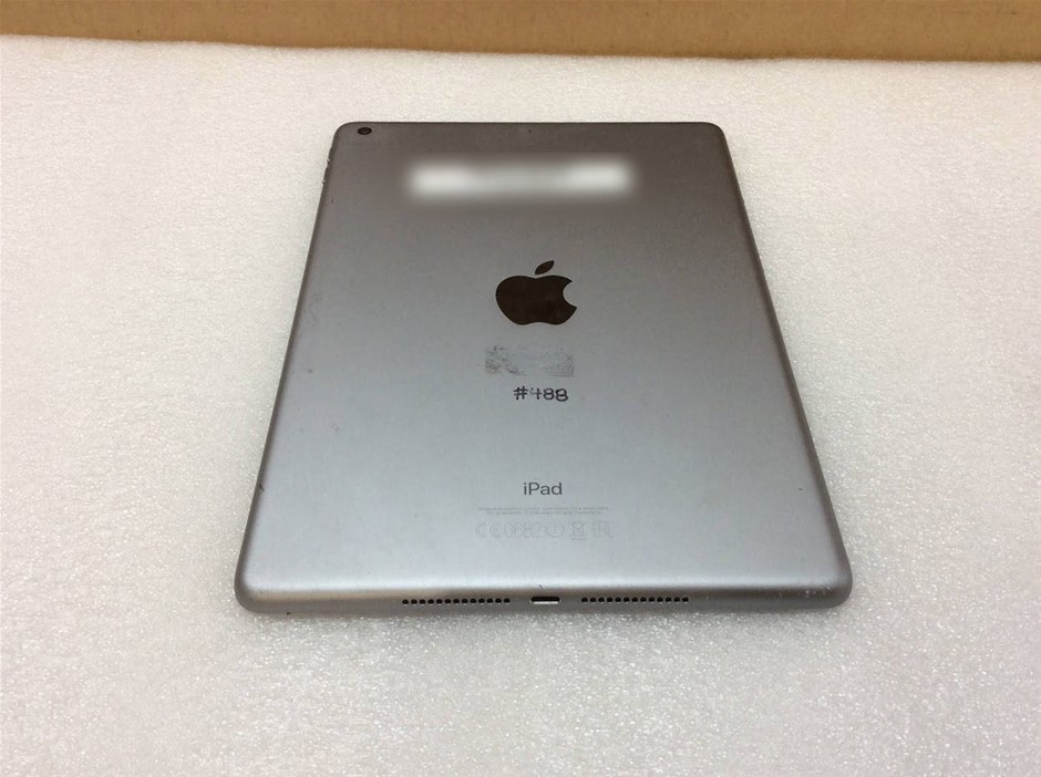 Apple iPad 5 (A1822) 16GB Tablet
